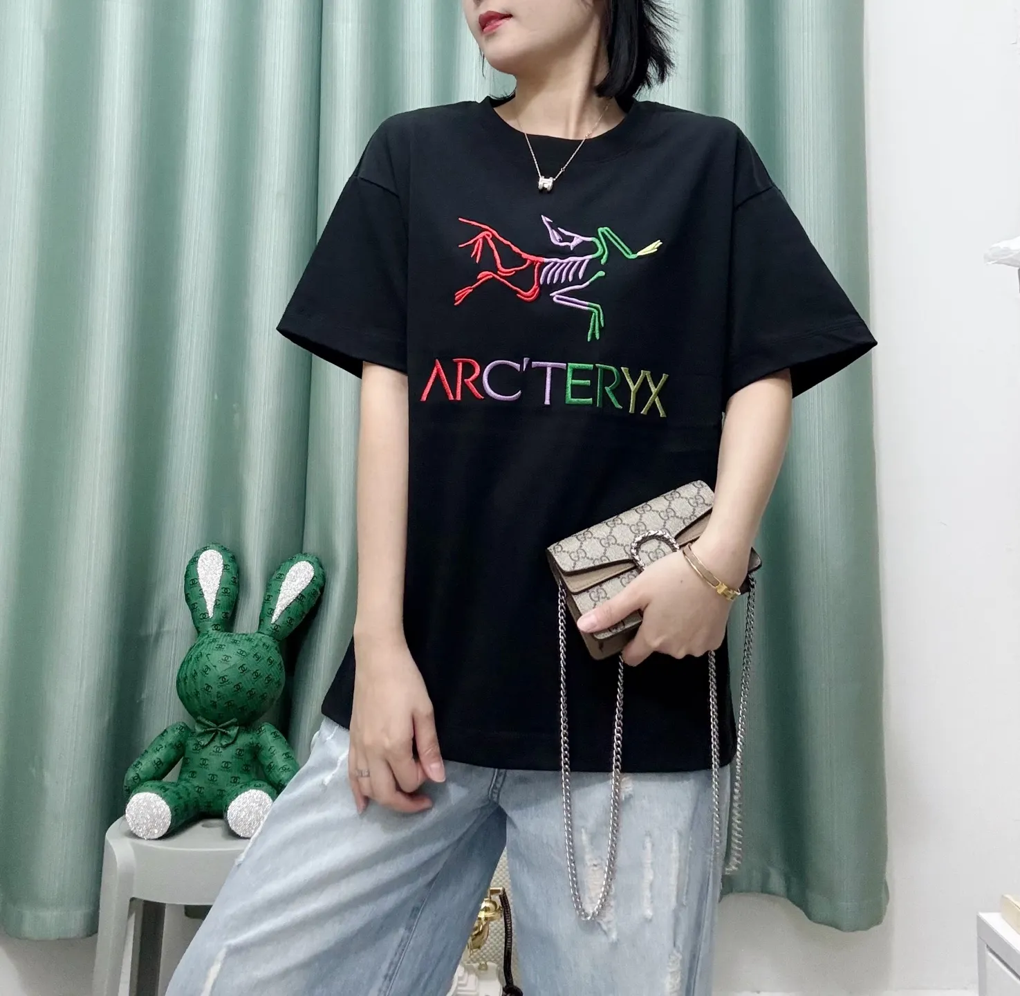 Black ， Same Style